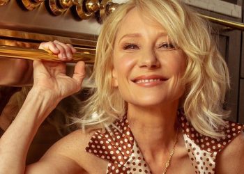 Anne Heche, famosa actriz entra en coma tras sufrir un accidente automovilístico