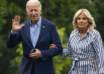 La primera dama de EU Jill Biden vuelve a dar positivo a  covid-19 y retoma aislamiento