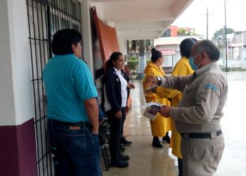 Realiza la SESA intensa jornada de aplicación de control larvario en colonias de Chetumal