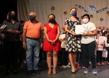Clausuran el curso “Un verano por la paz”