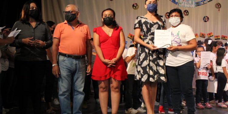 Clausuran el curso “Un verano por la paz”