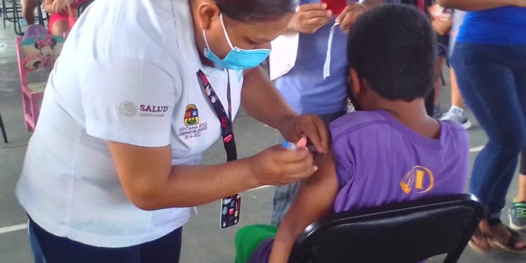 Vacunación contra la COVID-19 en niñas, niños y adolescentes avanza a buen ritmo