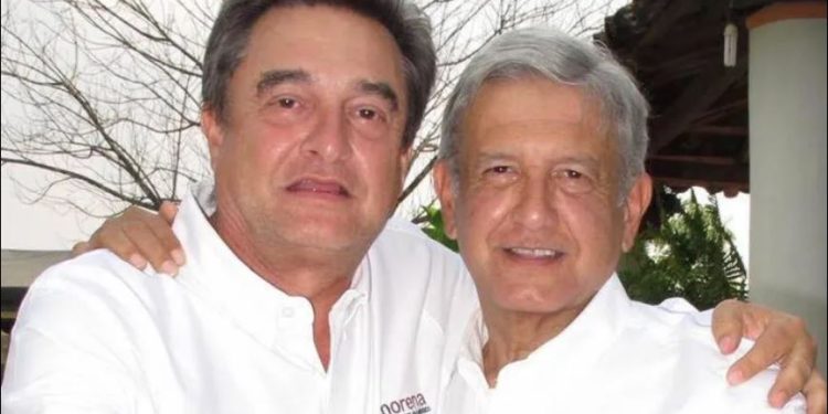 AMLO afirma que ni él ni su hermano Pío son corruptos y declarará en su caso