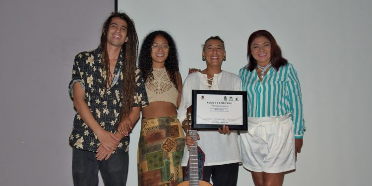 La FPMC presentó el concierto “Música sin Mapa”, de la cozumeleña Maya Bellazzecca