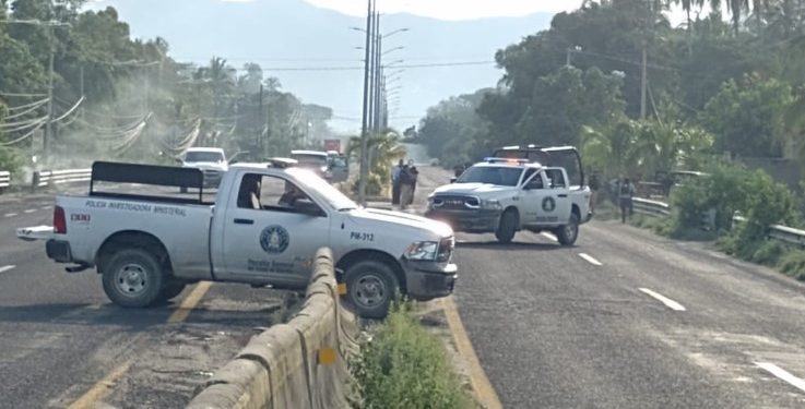 UPOEG ataca al Vicefiscal Ramón Celaya Gamboa y al equipo que lo acompañaba