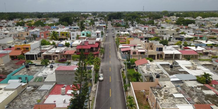 La SEOP continúa con la pavimentación de calles en Chetumal
