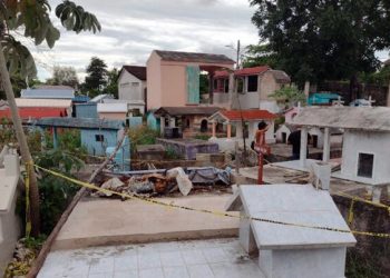 Hallan féretro expuesto al aire libre en cementerio de Carrillo Puerto