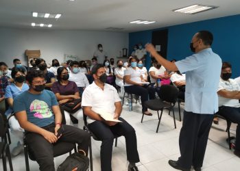 Un total de 217 pasantes de carreras afines a la salud iniciaron su servicio social en unidades médicas de la SESA