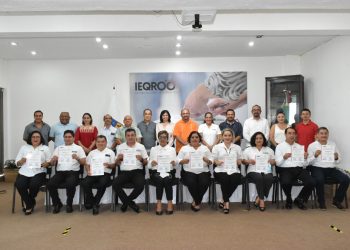 Toman protesta integrantes del comité de igualdad laboral y no discriminación del IEQROO