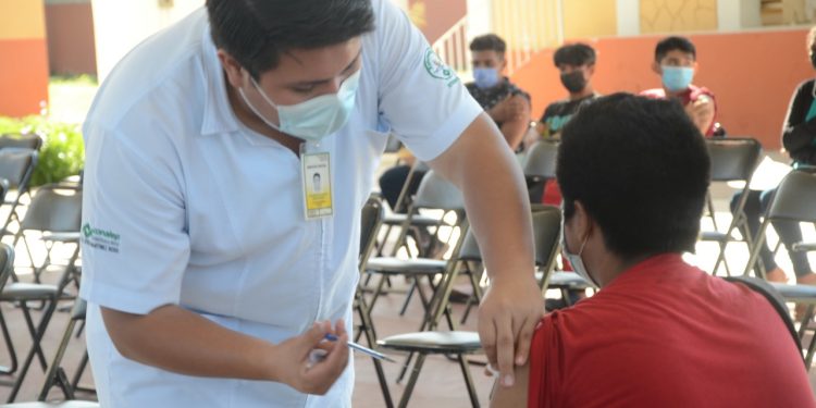 En 5 municipios, la aplicación de segundas dosis a los adolescentes de 12 a 14 años