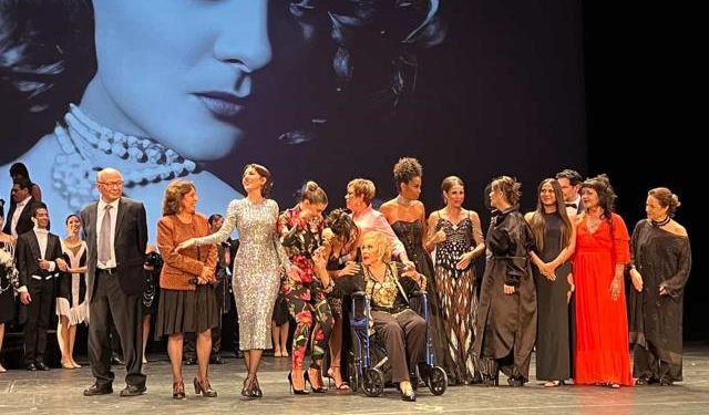 Rinden Homenaje a Silvia Pinal a sus 7 décadas de trayectoria en Bellas Artes