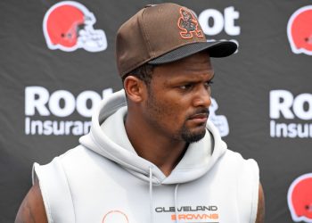 Suspenden a Deshaun Watson, mariscal de los Browns; por conducta sexual inapropiada