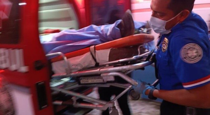 Abandonan a joven gravemente herido en la región 227, no hay detenidos