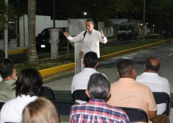 Carlos Joaquín realizó gira de trabajo en el municipio de Bacalar