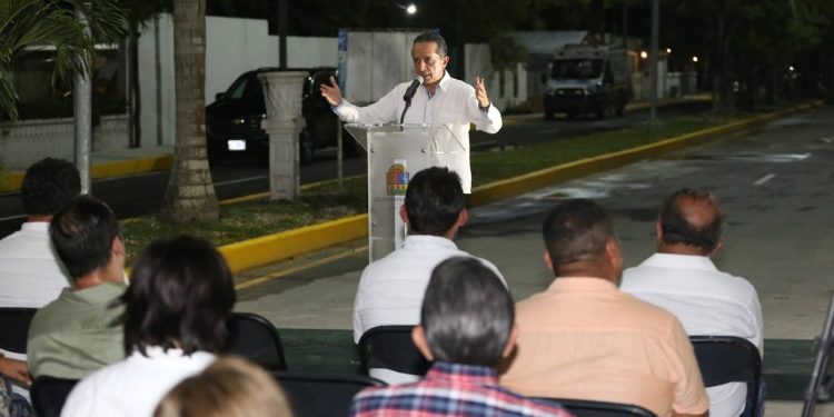 Carlos Joaquín realizó gira de trabajo en el municipio de Bacalar