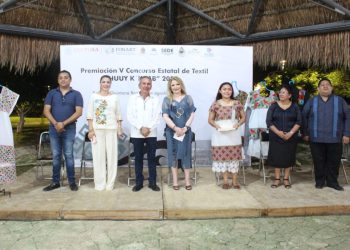 La SEDE premia a ganadores del V Concurso Estatal de Textil “CHUUY K´KAAB” 2022