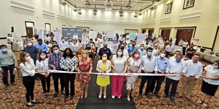 La titular de la STyPS inaugura la Feria Nacional de Empleo para la Inclusión Laboral en Playa del Carmen