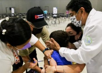 Inicia la campaña de vacunación contra Covid para infantes de 8 años en la CDMX