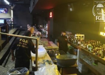 Bar de la Zona Hotelera de Cancún es cateado tras caso de privación de libertad y tortura