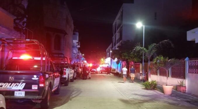 Intento de ejecución deja dos personas heridas en un bar de Playa del Carmen