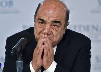 FGR presenta testigos protegidos en caso Ayotzinapa en contra de Murillo Karam