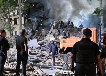 Ataque ruso deja al menos 11 muertos y 35 heridos en Járkov, Ucrania