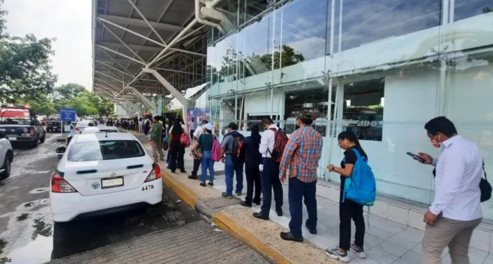 Por inicio de Obras del Bulevar Colosio, termina en caos en la terminal de autobuses ADO