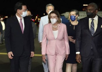 Nancy Pelosi, presidenta de EU, llega a Taiwán tras recibir amenazas de China