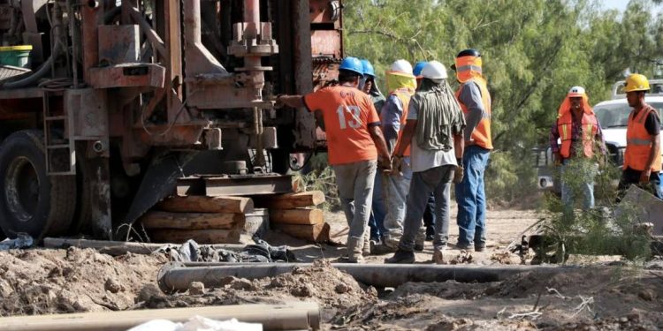 Se cumplen dos semanas de mineros atrapados tras colapso de una mina en Coahuila