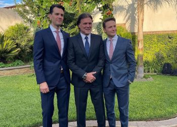 René Strickler, actor de telenovelas celebró la boda de su hijo con su novio 
