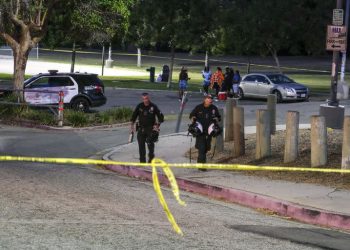 Al menos una persona falleció y cuatro resultaron heridas tras un tiroteo en Los Ángeles