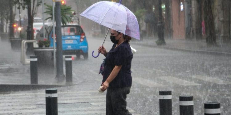 Prevén lluvias intensas en el Caribe Mexicano