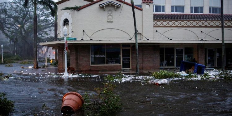 Se registran dos muertes en Florida tras el paso del huracán “Ian”