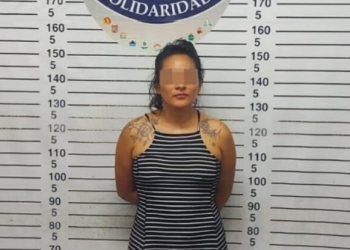 Aseguran a una mujer por portación de narcóticos en Playa del Carmen