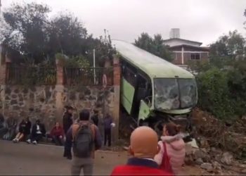 Transporte público choca tras perder el control dejando varios heridos en Cuernavaca