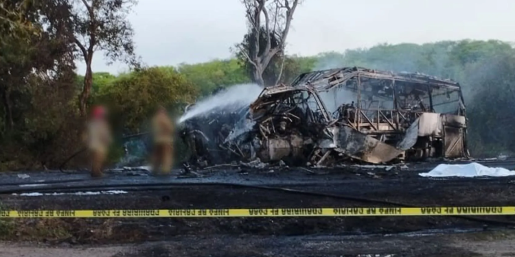 AMLO manda sus condolencias a familiares de las víctimas y promete investigar el accidente en Tamaulipas