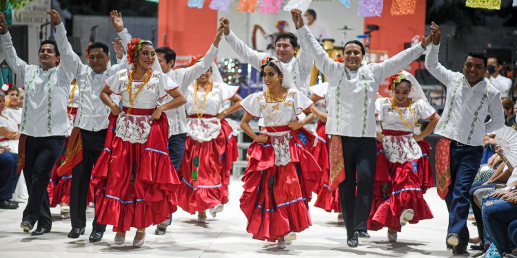 Con un ameno festival celebra DIF Quintana Roo a las personas mayores