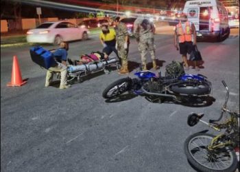 Mujer termina hospitalizada tras chocar en Chetumal