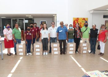 Jacqueline Estrada entrega la colección SEP-Centenaria 2021 a bibliotecas públicas