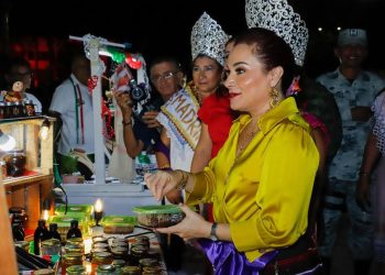 Juanita Alonso impulsa la economía de la isla a través del “andador mexicano”