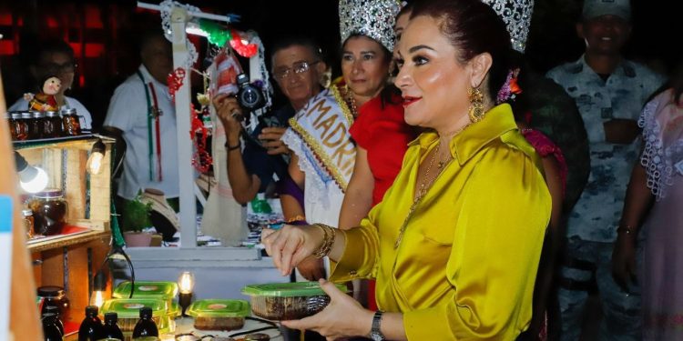 Juanita Alonso impulsa la economía de la isla a través del “andador mexicano”