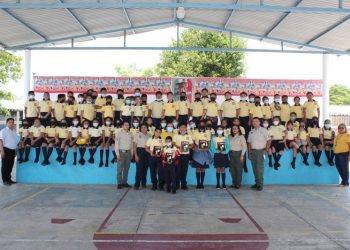 Elementos de FGE brindaron una plática sobre violencia familiar a niñas y niños de primaria de Paraíso
