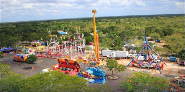 Hombre pierde la vida tras caer del domo de la Feria de Xmarkuil