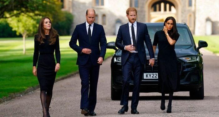 Aparecen los príncipes Guillermo y Enrique junto a sus esposas a las afueras del castillo de Windsor