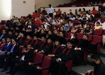 Reciben certificación de estudios de profesionalización más de 70 servidores públicos