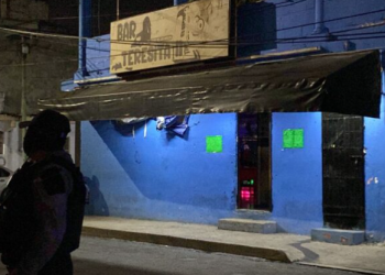 Aseguran a dos hombres tras operativo de cateo en un antro de Cancún
