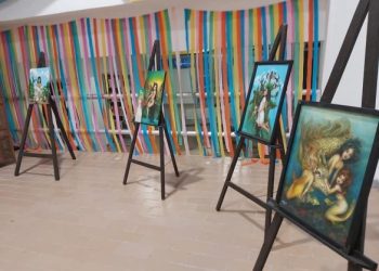 Inauguran exposición visual “Travesía de ninfas y sirenas”