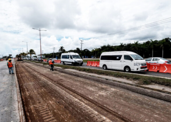 Implementan servicio de transporte universitario para reducir el tráfico en la Colosio en Cancún