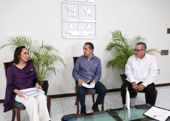 Carlos Joaquín presenta logros en beneficio de la gente a través de programas especiales de Caminando Juntos