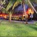Autobús de Grupo Xcaret termina incendiado en la Zona Hotelera de Cancún